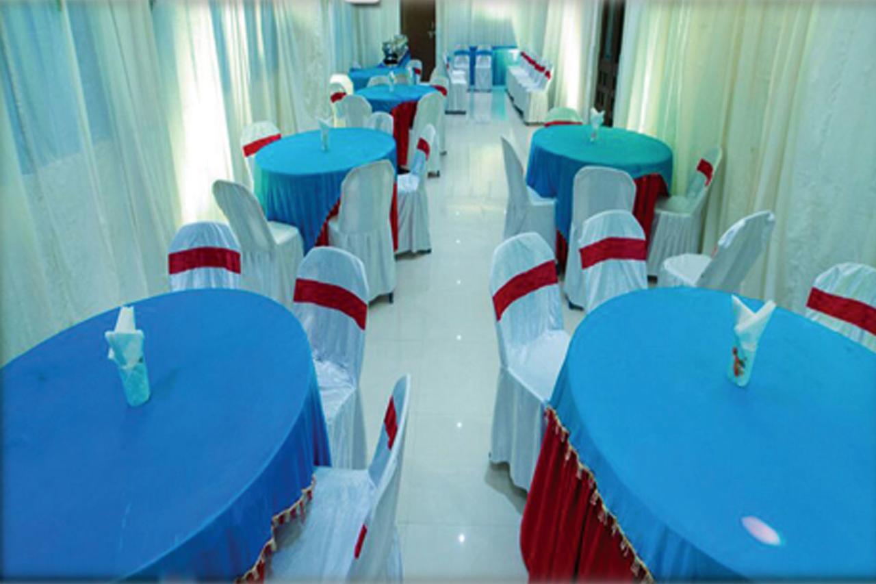 Hotel Surya ราจาห์มันดรี ภายนอก รูปภาพ